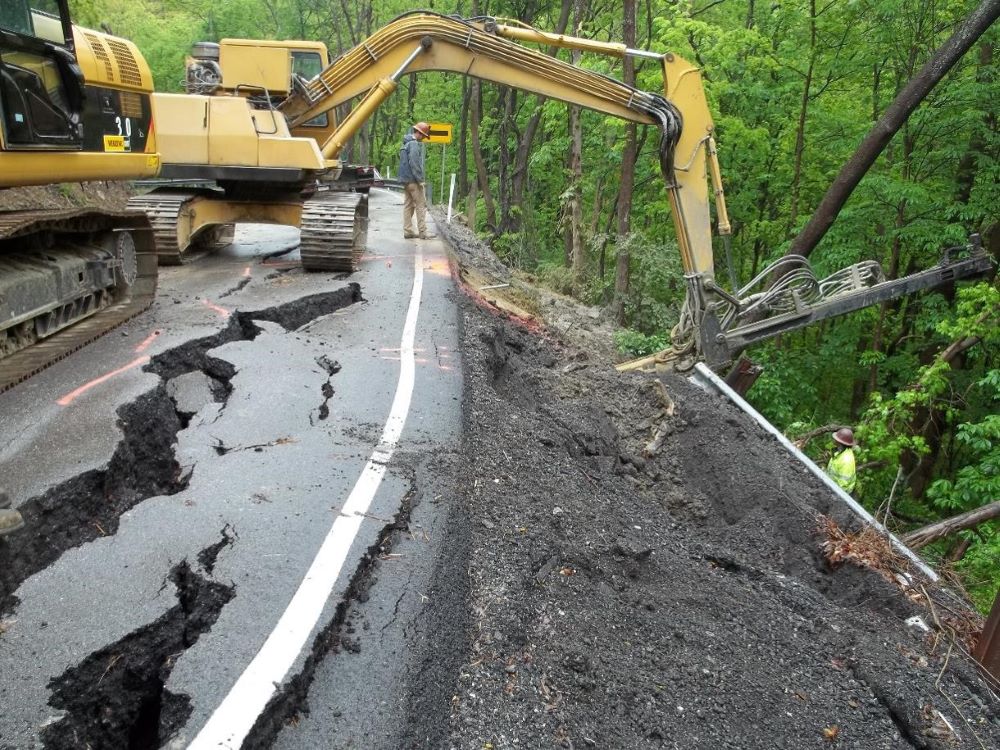 Self drilling soil nails