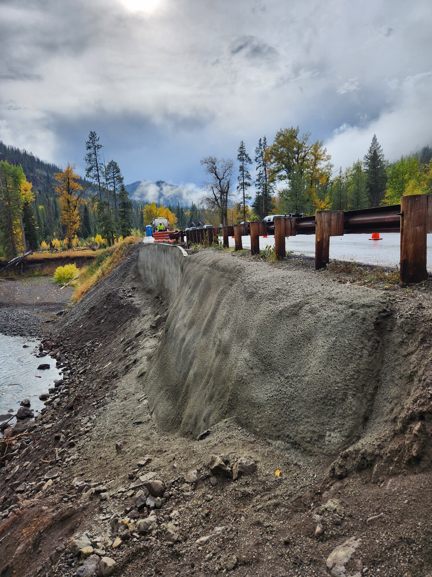 Wall with shotcrete facing