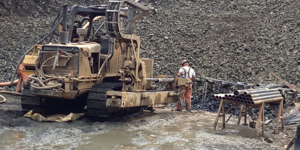 Launcher installing horizontal drain.