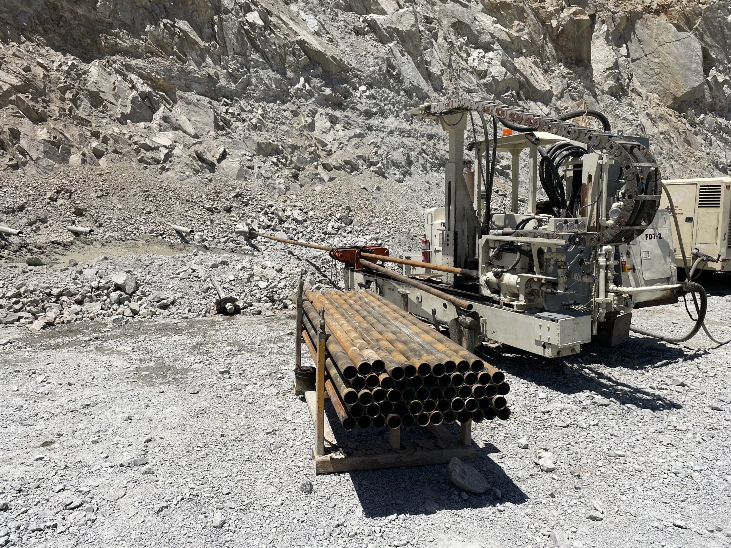 Launcher installing horizontal drain.